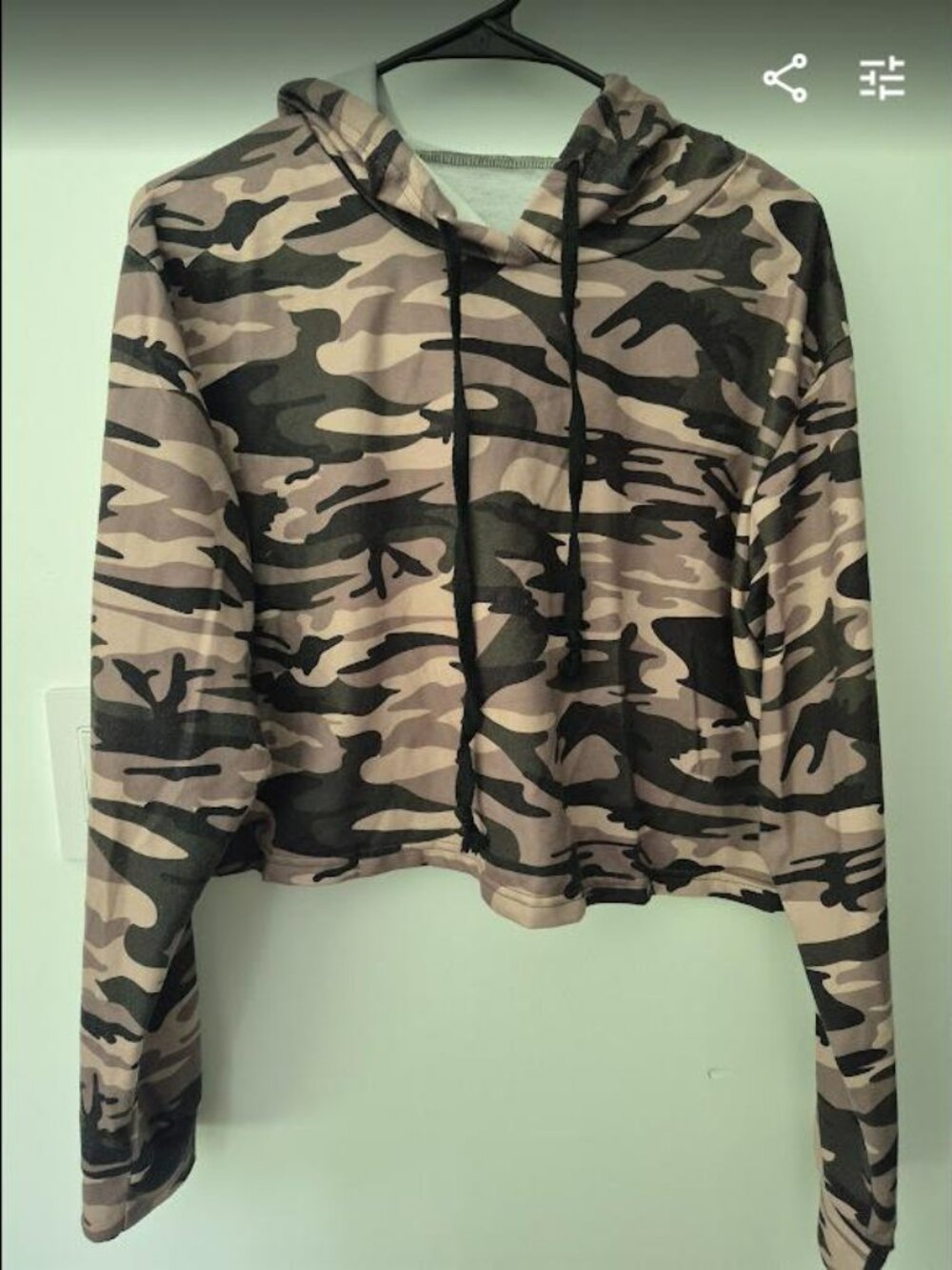 Camo Cropped Hooded Drawstring Sweatshirt